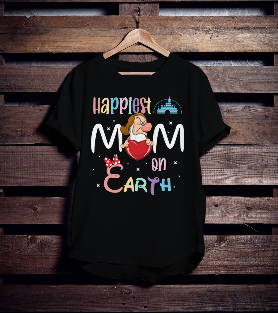 Happiest Mom On Earth Grumpy Dwarf Holding Heart Disney-Inspired T-Shirt