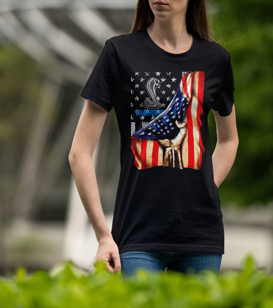SHELBY AMERICA FLAG COBRA STAR SYMBOL FIST GRIP T-Shirt