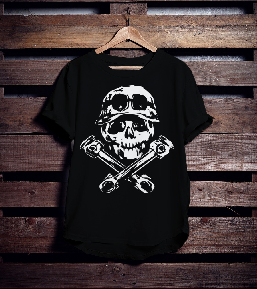 28 Biker Helmet Vintage Style 1972 Retro Racing T-Shirt