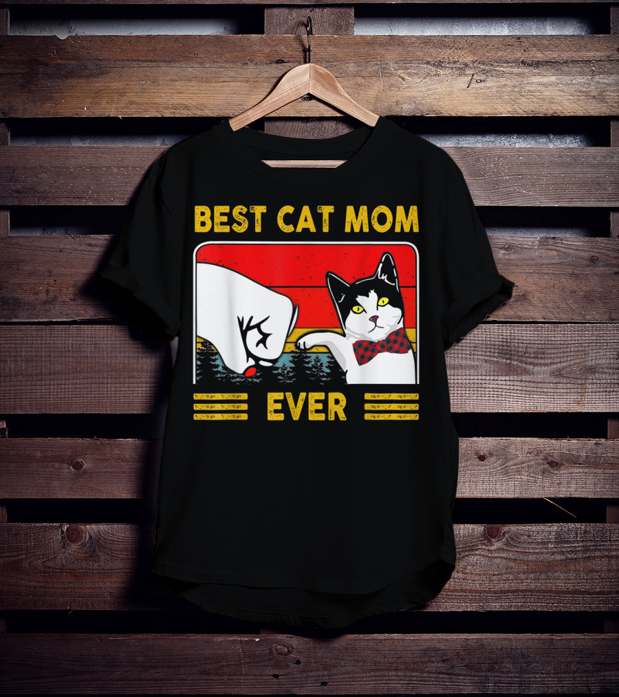 BEST CAT MOM EVER Retro Vintage Cat With Fist Bump And Bow Tie T-Shirt