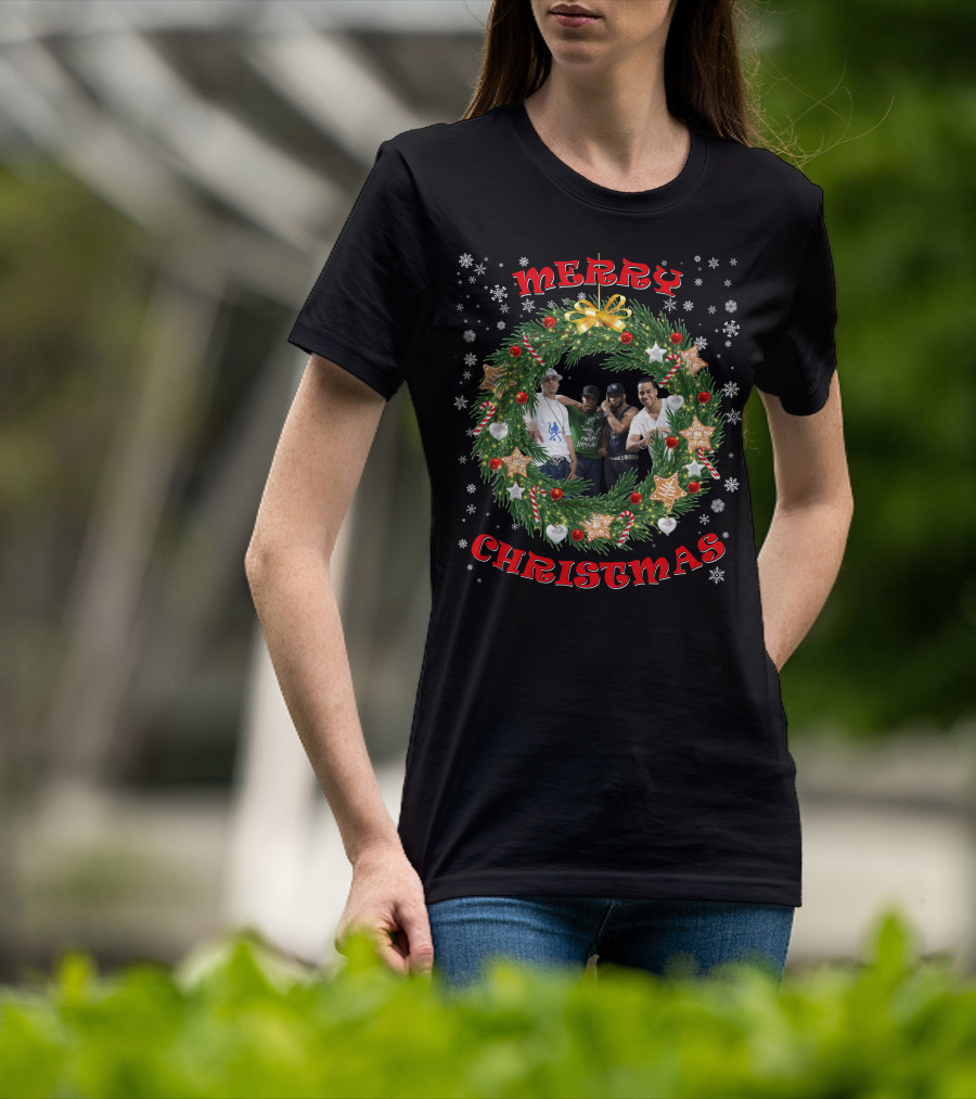 Merry Christmas Aventura Wreath Snowflakes And Holiday Decor T-Shirt