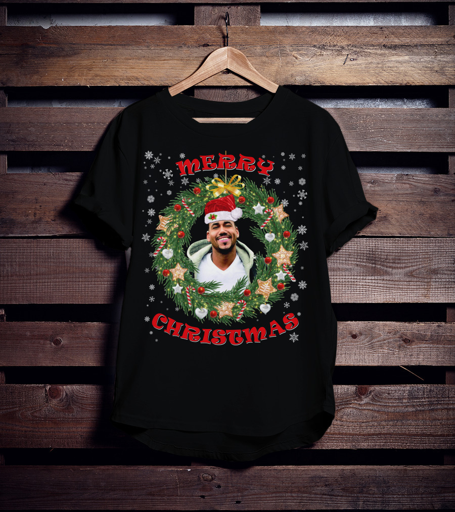 Merry Christmas Romeo Santos Santa Hat Wreath T-Shirt