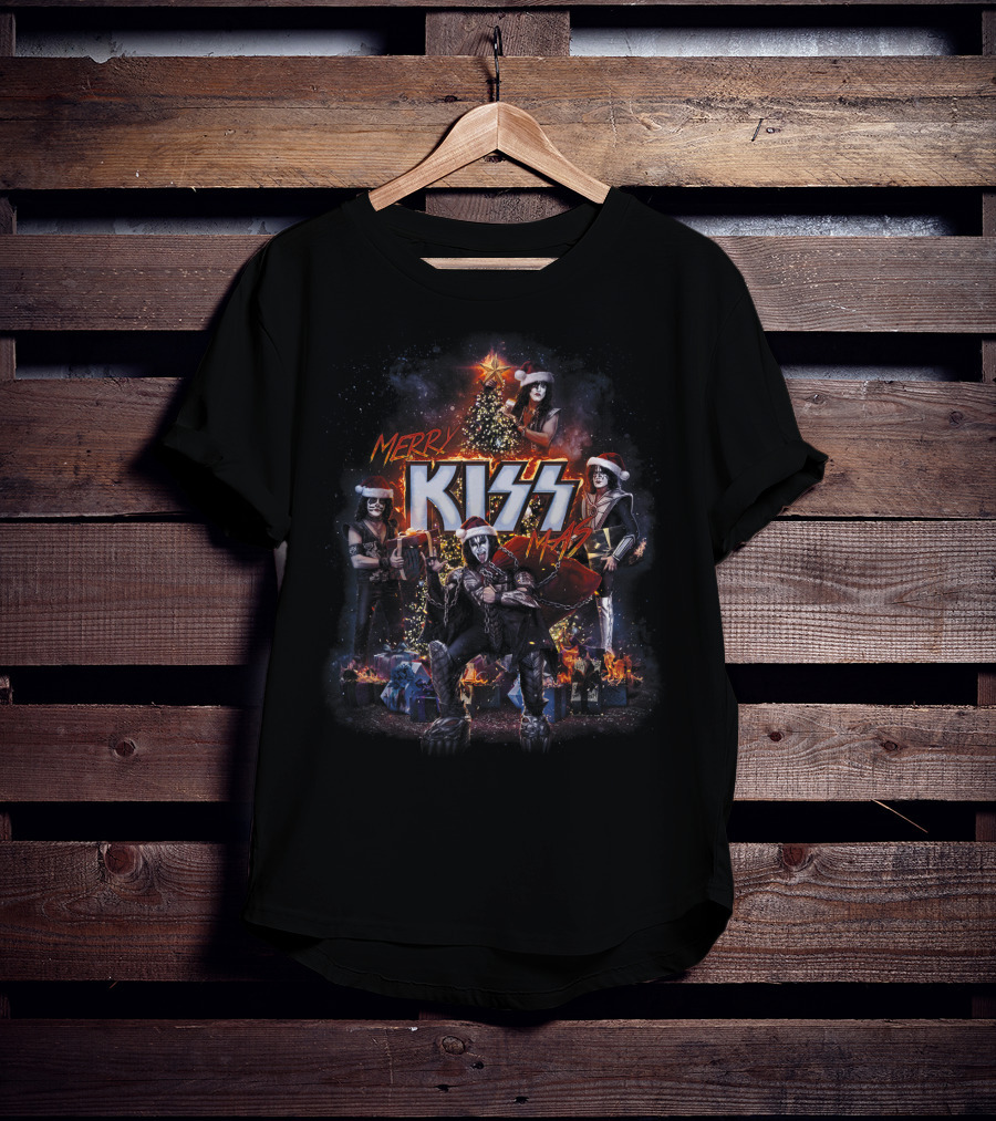 Merry KISSmas KISS Christmas Band Members With Santa Hats And Christmas Tree T-Shirt