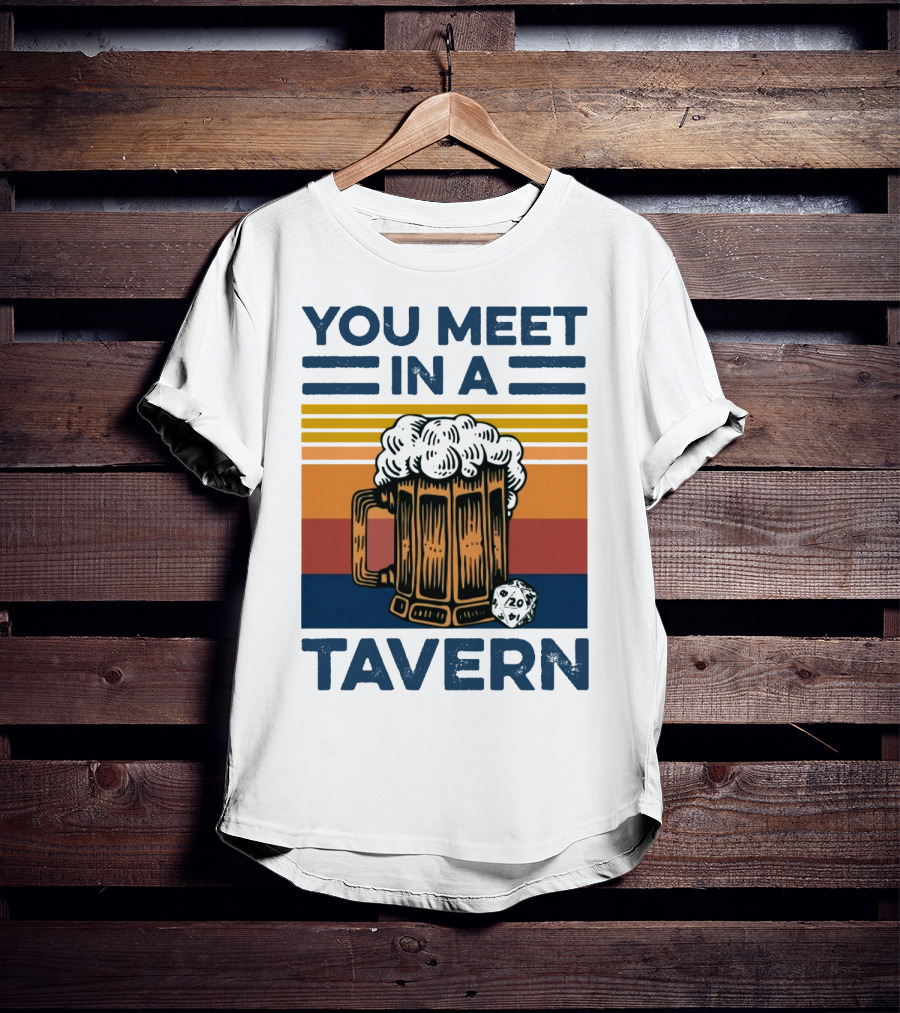YOU MEET IN A TAVERN Beer Mug With D20 Dice And Vintage Stripes T-Shirt