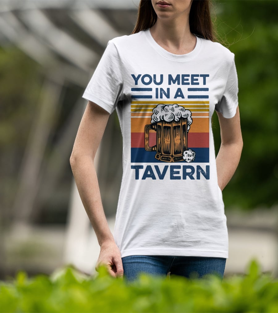 YOU MEET IN A TAVERN Beer Mug With D20 Dice And Vintage Stripes T-Shirt