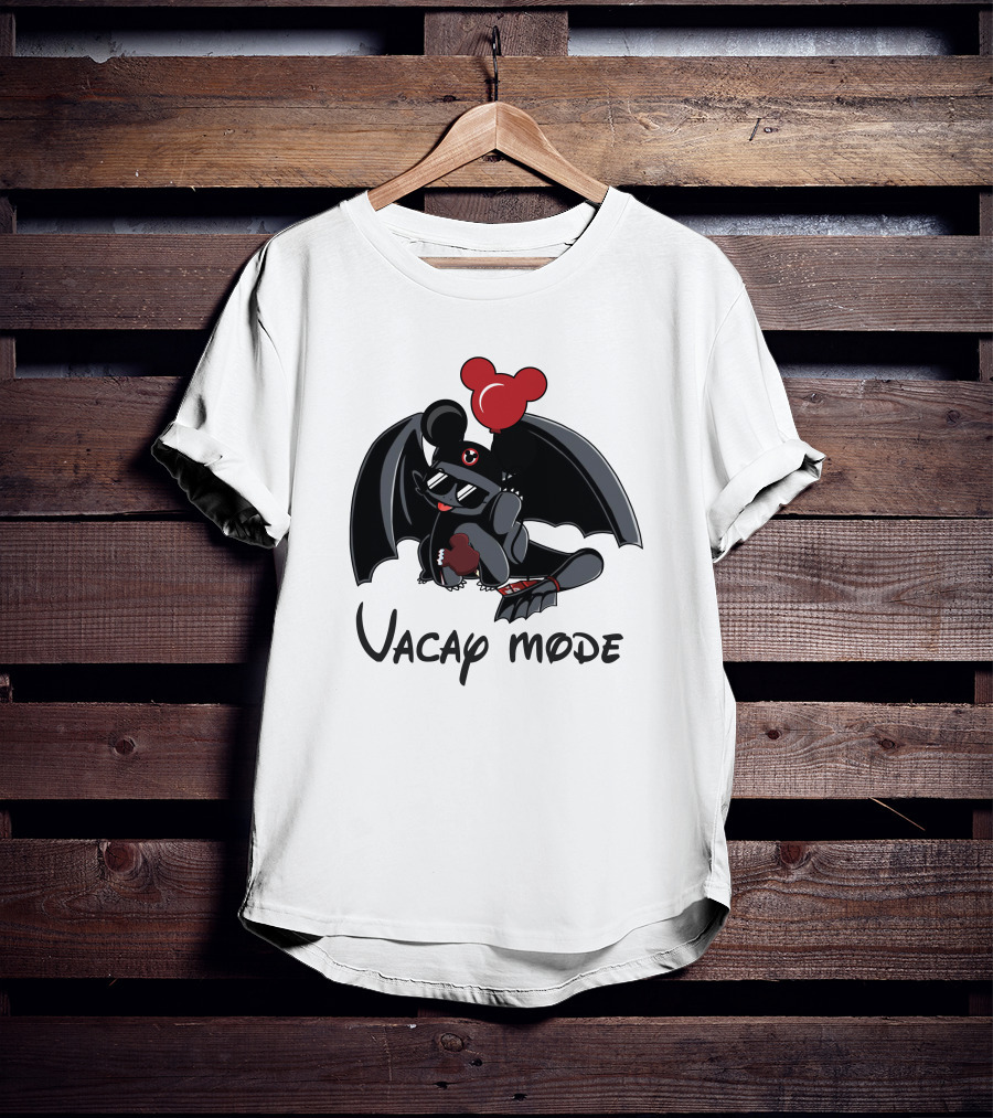 Toothless Vacay Mode T-Shirt