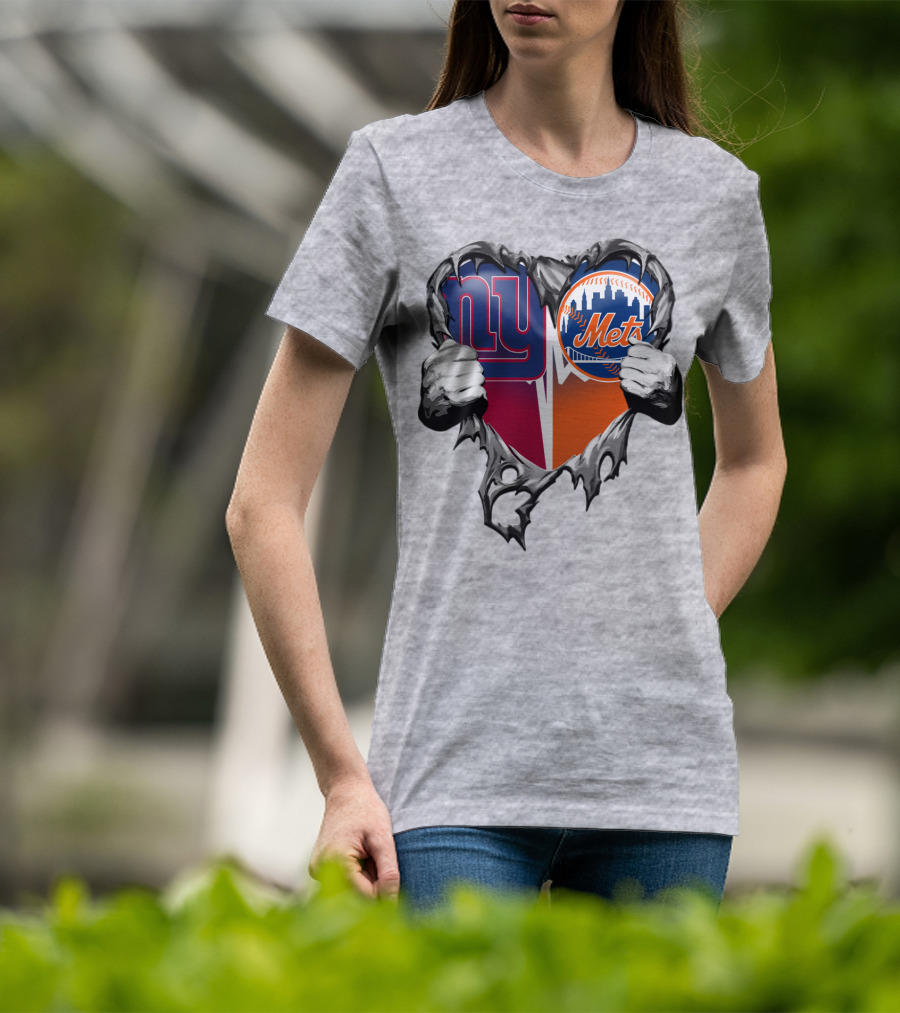 New York Giants Mets Heart Rip T-Shirt