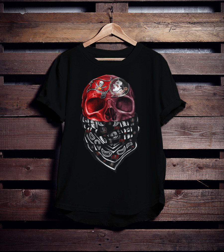 Tampa Bay Buccaneers Skull Bandana Art T-Shirt