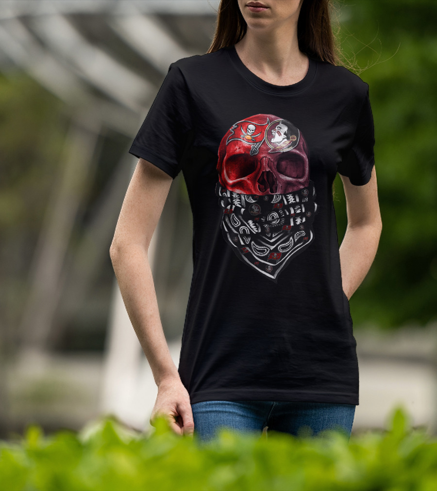Tampa Bay Buccaneers Skull Bandana Art T-Shirt