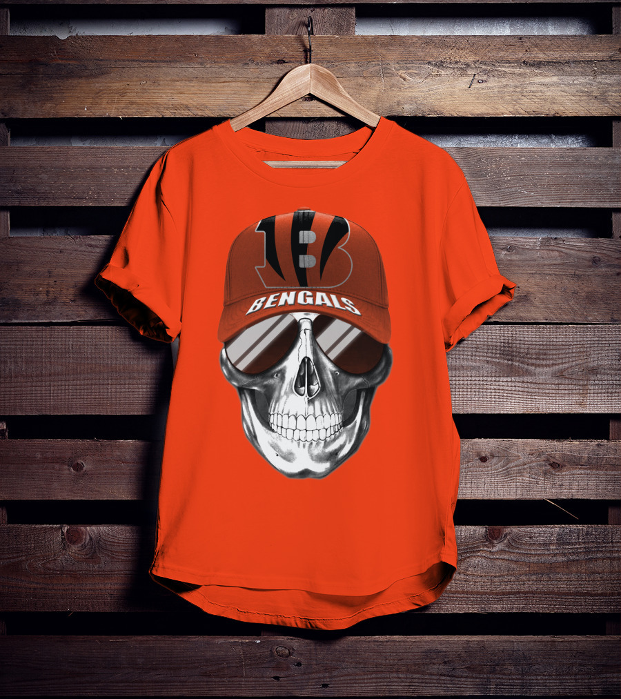 Cincinnati Bengals Skull With Cap And Mirrored Sunglasses T-Shirt