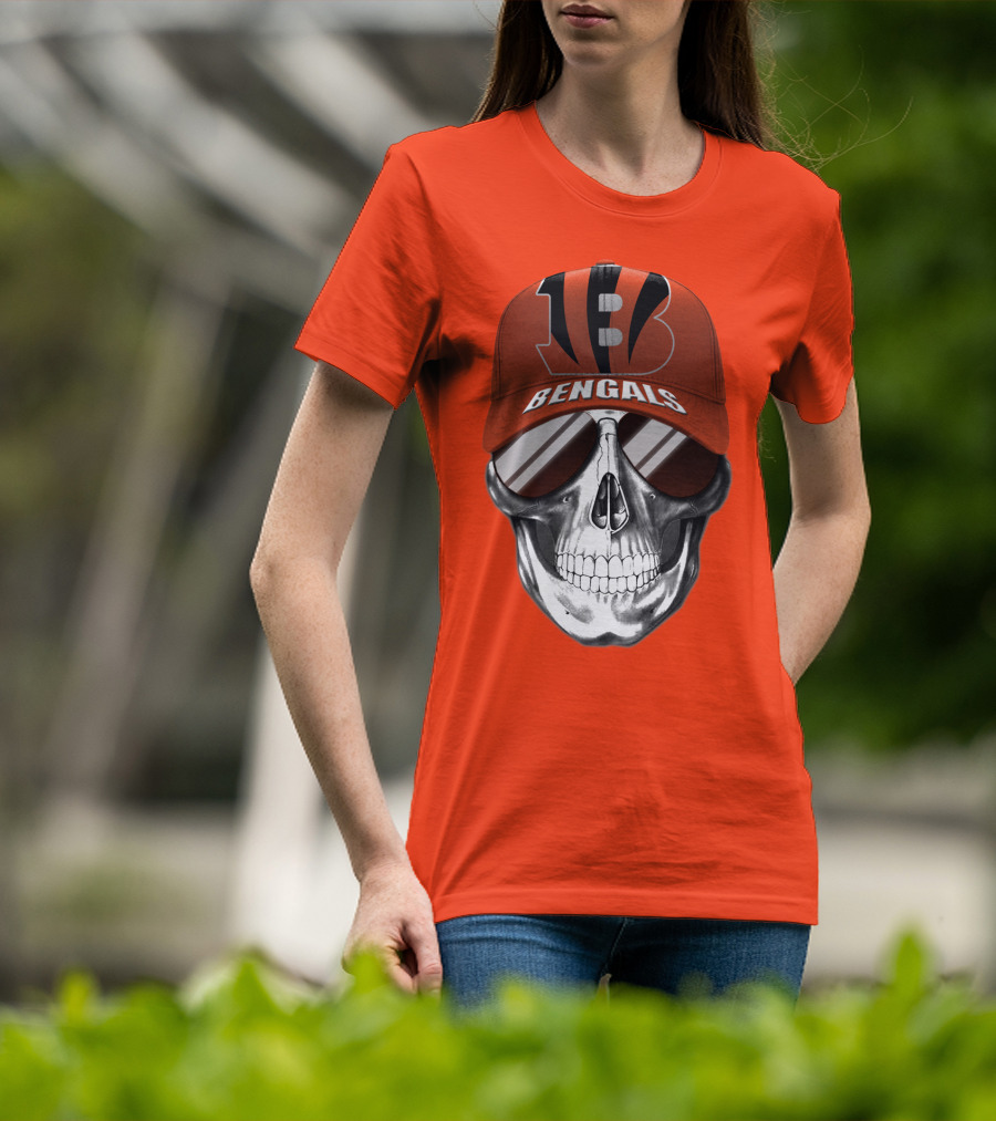 Cincinnati Bengals Skull With Cap And Mirrored Sunglasses T-Shirt