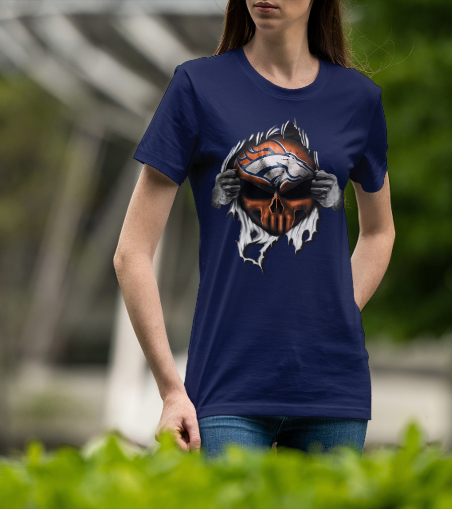 Denver Broncos Skull Logo Peeling T-Shirt