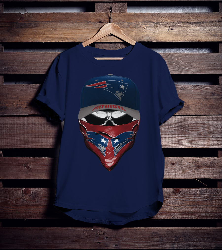 New England Patriots Cap And Skull Bandana T-Shirt