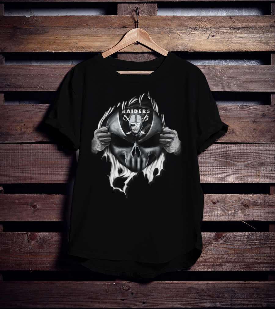 Raiders Skull Mask With Vintage T-Shirt
