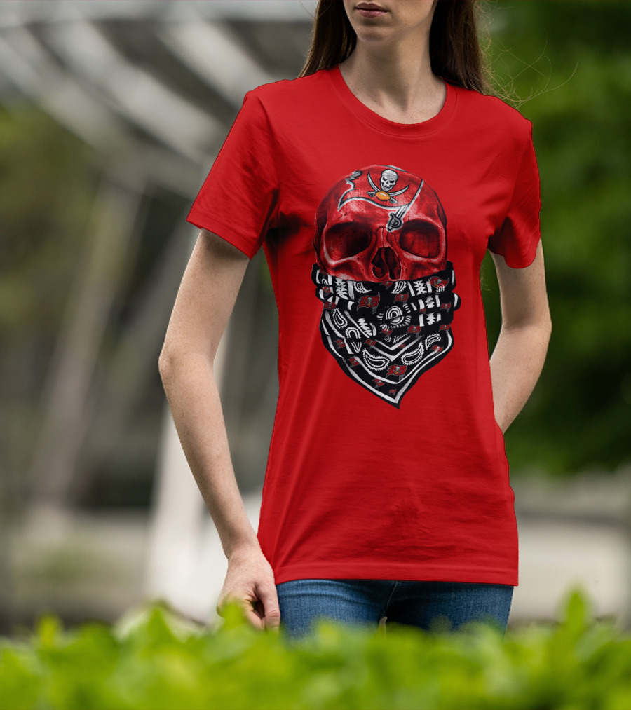 Tampa Bay Buccaneers Skull Bandana T-Shirt