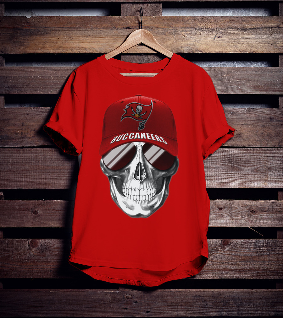 Tampa Bay Buccaneers Skull With Red Cap T-Shirt