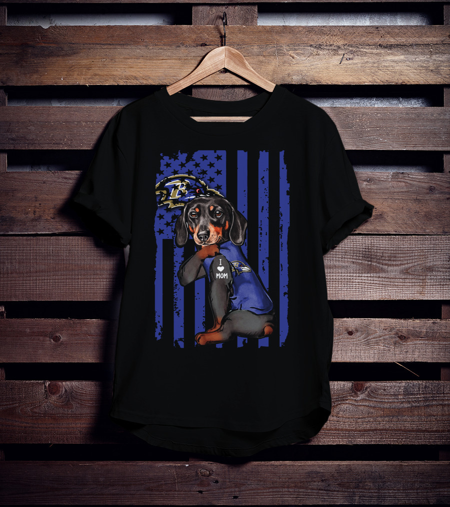 Dachshund I Love Mom Baltimore Ravens Fan With Football Helmet And Stars T-Shirt