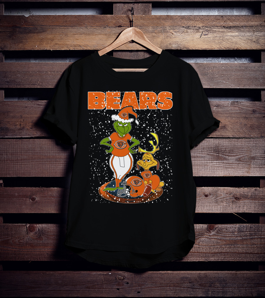 BEARS Grinchxmas CHICAGO BEARS Football Helmet And Santa Hat T-Shirt