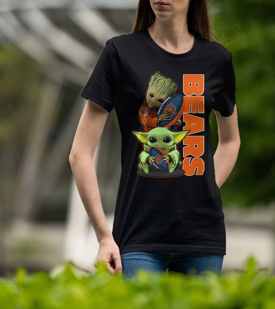 Groot And Baby Yoda Holding Chicago Bears Football T-Shirt