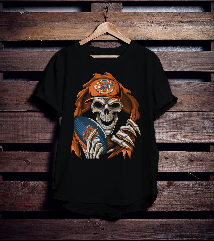 Skullbong CHICAGO BEARS Skeleton Holding Football T-Shirt