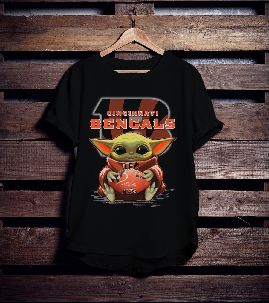 CINCINNATI BENGALS Baby Yoda Football T-Shirt
