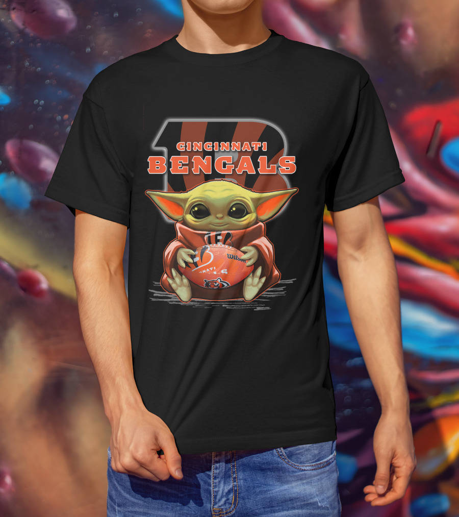 CINCINNATI BENGALS Baby Yoda Football T-Shirt