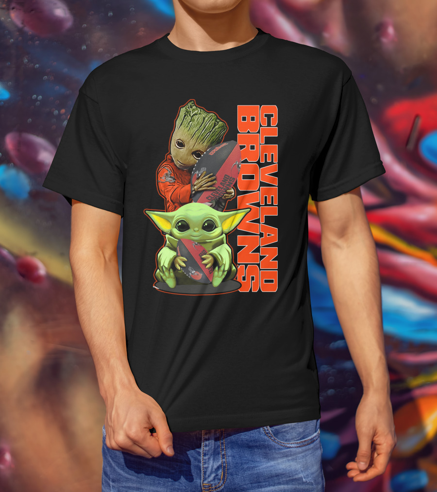 CLEVELAND BROWNS Groot And Baby Yoda Holding Football T-Shirt