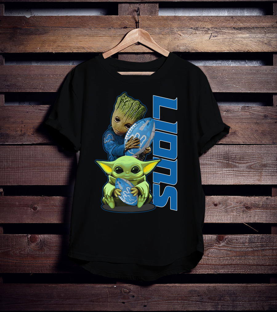 Grzd DETROIT LIONS Baby Groot And Baby Yoda With Football T-Shirt