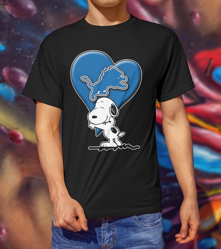 Snoopy Hugging Heart Detroit Lions T-Shirt