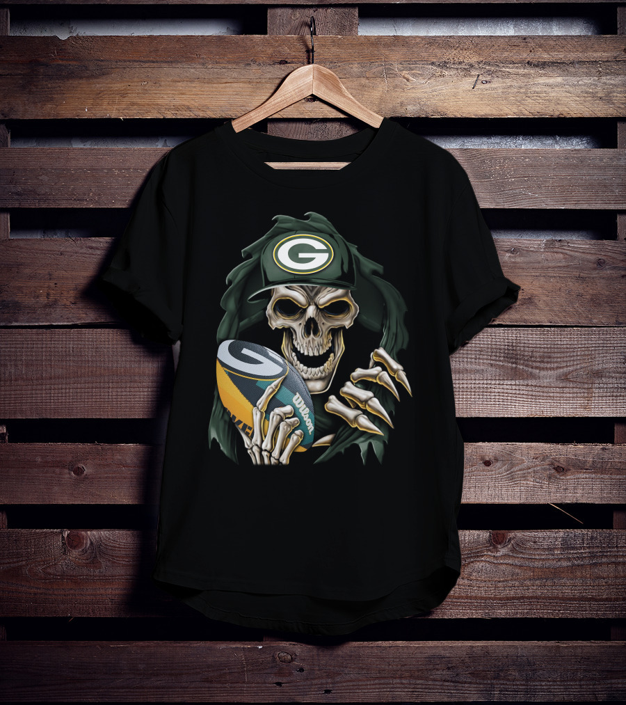Skull Holding Wilson Football Green Bay Packers T-Shirt