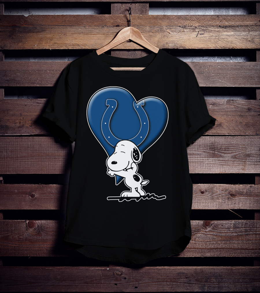 Snoopy Hugging Colts Horseshoe Heart Indianapolis Colts Snp T-Shirt