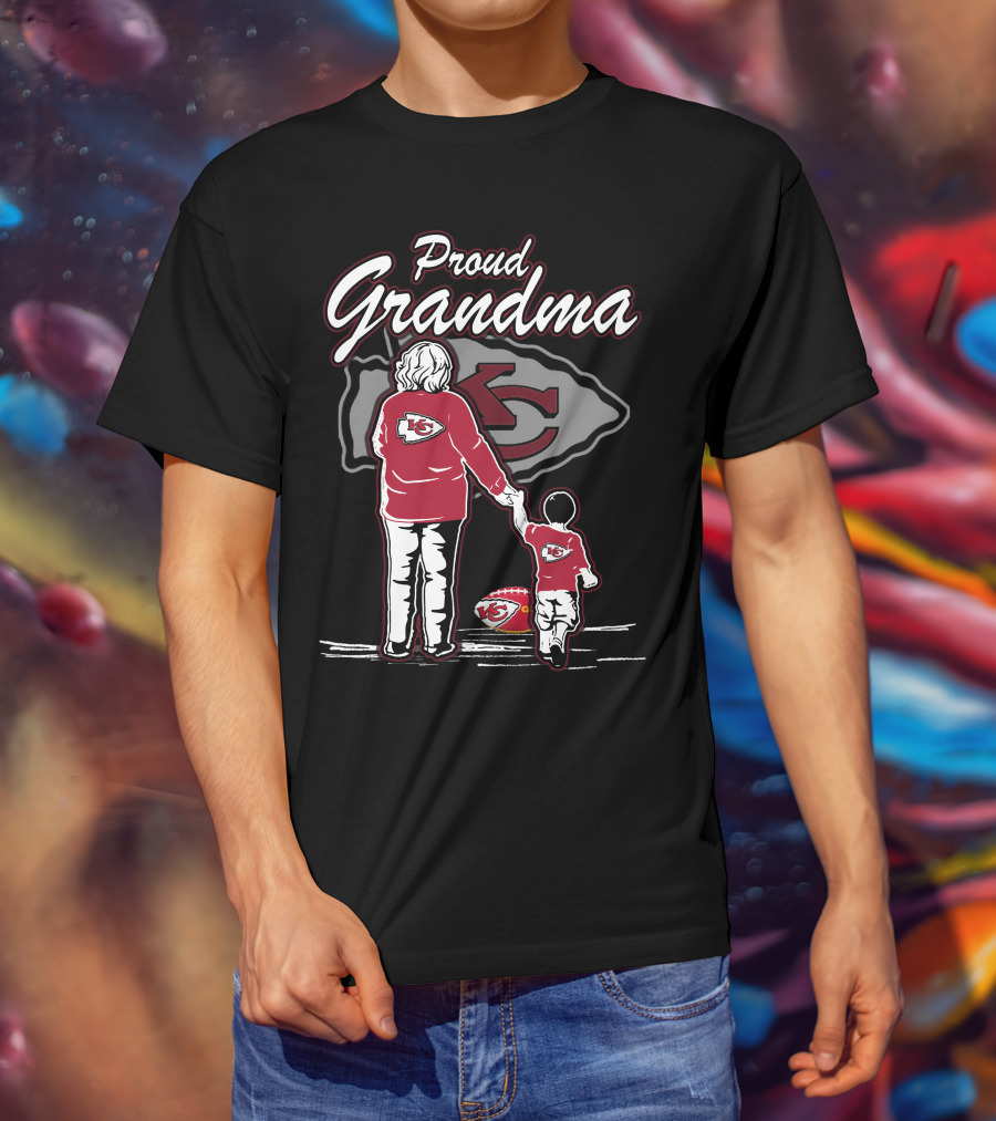 Proud Grandma Kansas City Chiefs Logo With Family T-Shirt