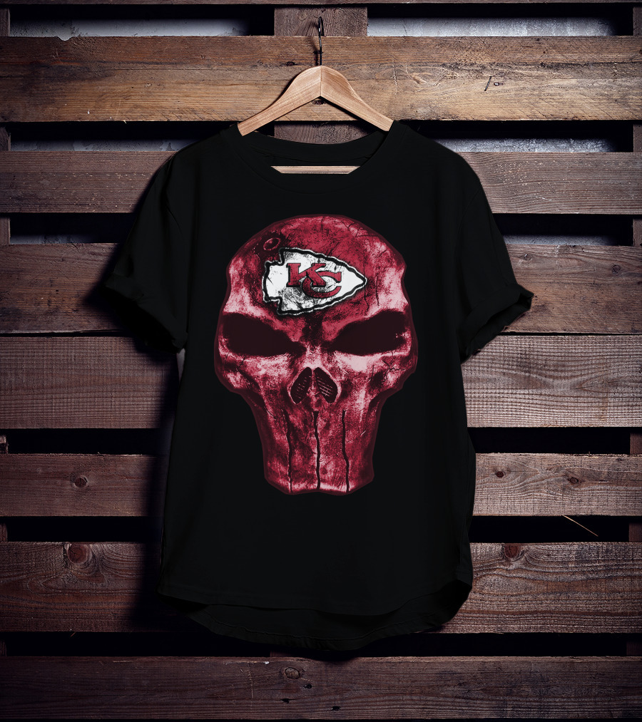 Skull Design Featuring Kansas City Chiefs T-Shirt