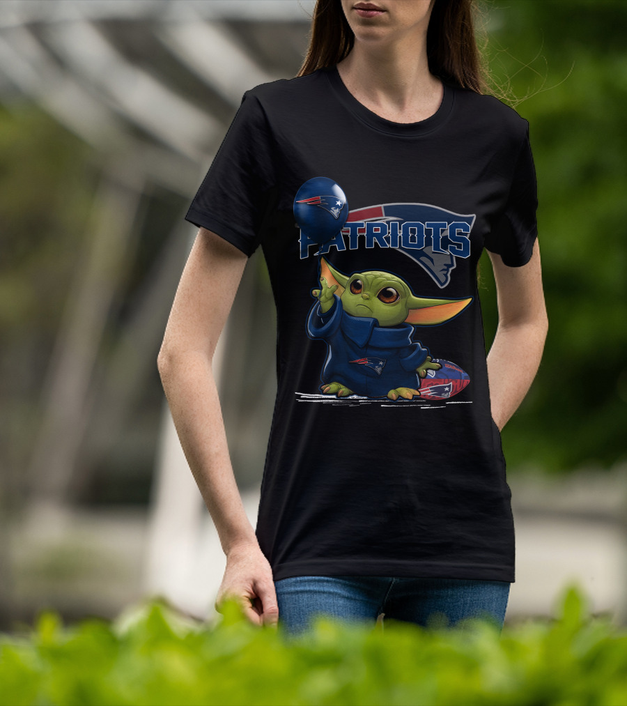 Yoda New England Patriots Football Balloon T-Shirt