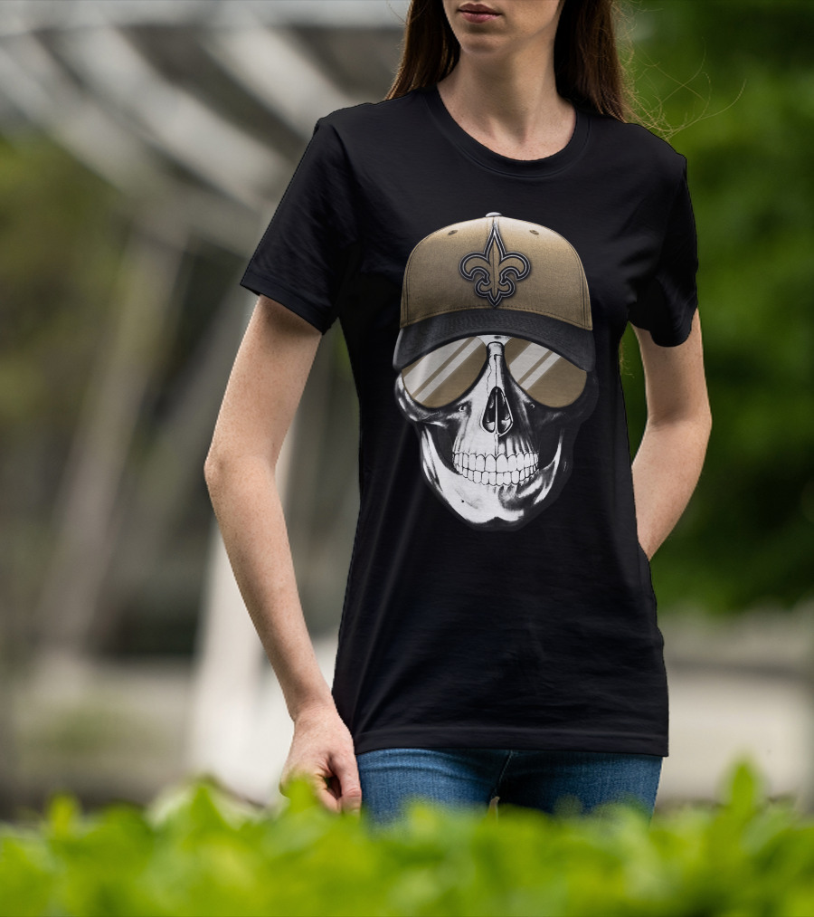 Skull V7 New Orleans Saints Fleur-de-Lis Hat And Sunglasses T-Shirt