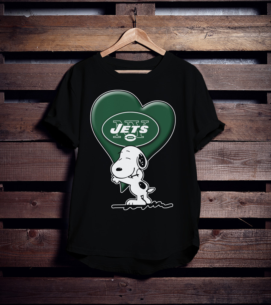 Snoopy Holding Heart Shaped New York Jets T-Shirt