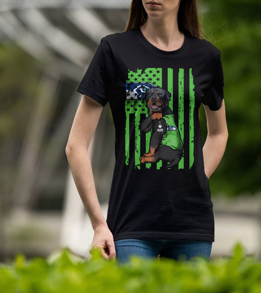 Rottweiler I Love Mom Seattle Seahawks Green Flag T-Shirt