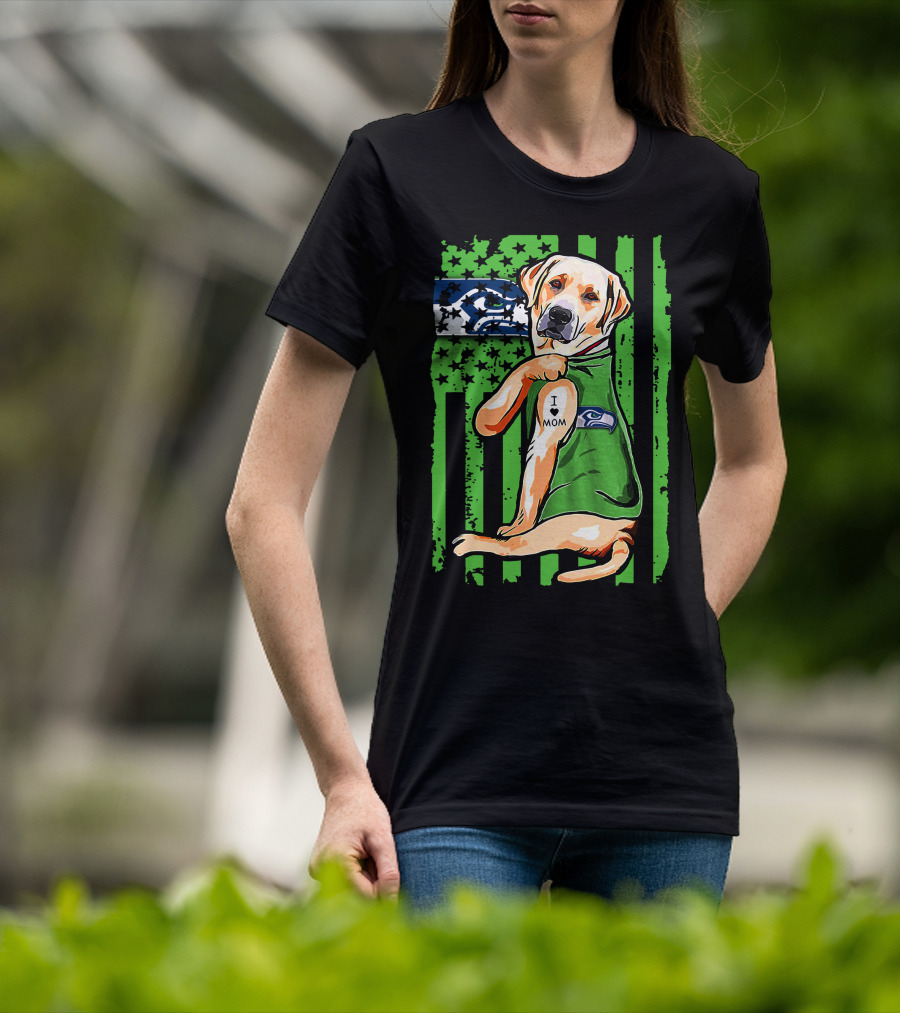 Labrador Retriever Seattle Seahawks Flag I Love Mom Tattoo T-Shirt