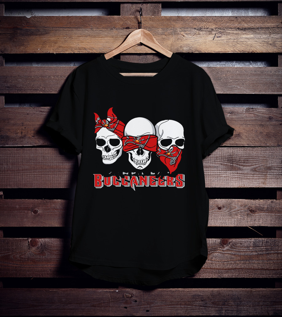 3 Skull NFL Buccaneers T-Shirt