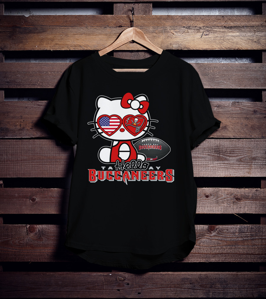 Hello Kitty Tampa Bay Buccaneers Football Heart Glasses T-Shirt