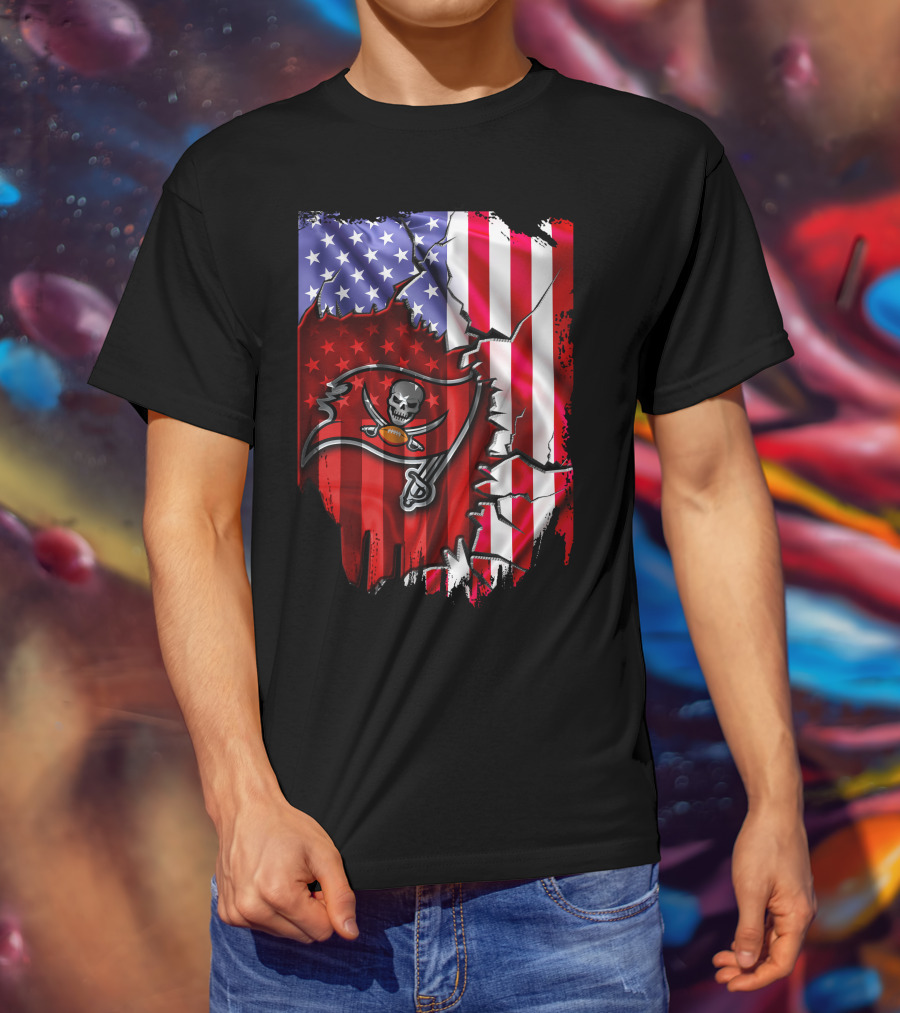 Flag V2 Tampa Bay Buccaneers American Flag Skull And Crossbones Football T-Shirt