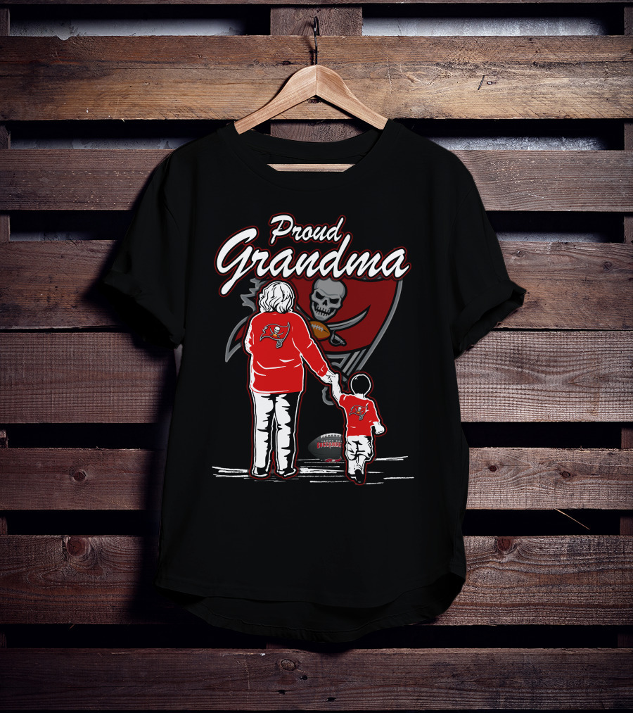 Proud Grandma Tampa Bay Buccaneers Football Family T-Shirt
