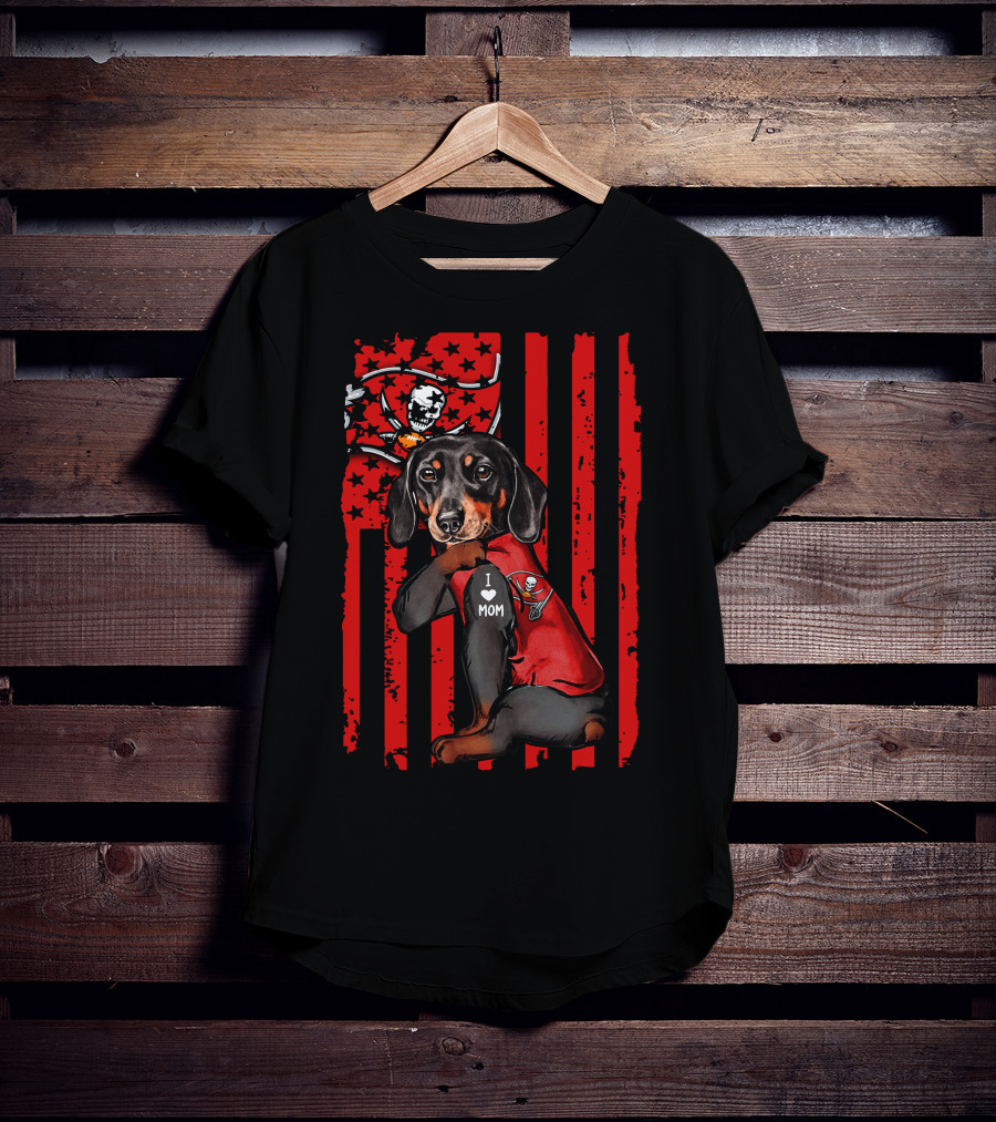 Dachshund I Love Mom Tampa Bay Buccaneers T-Shirt