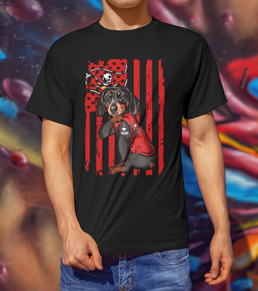 Dachshund I Love Mom Tampa Bay Buccaneers T-Shirt