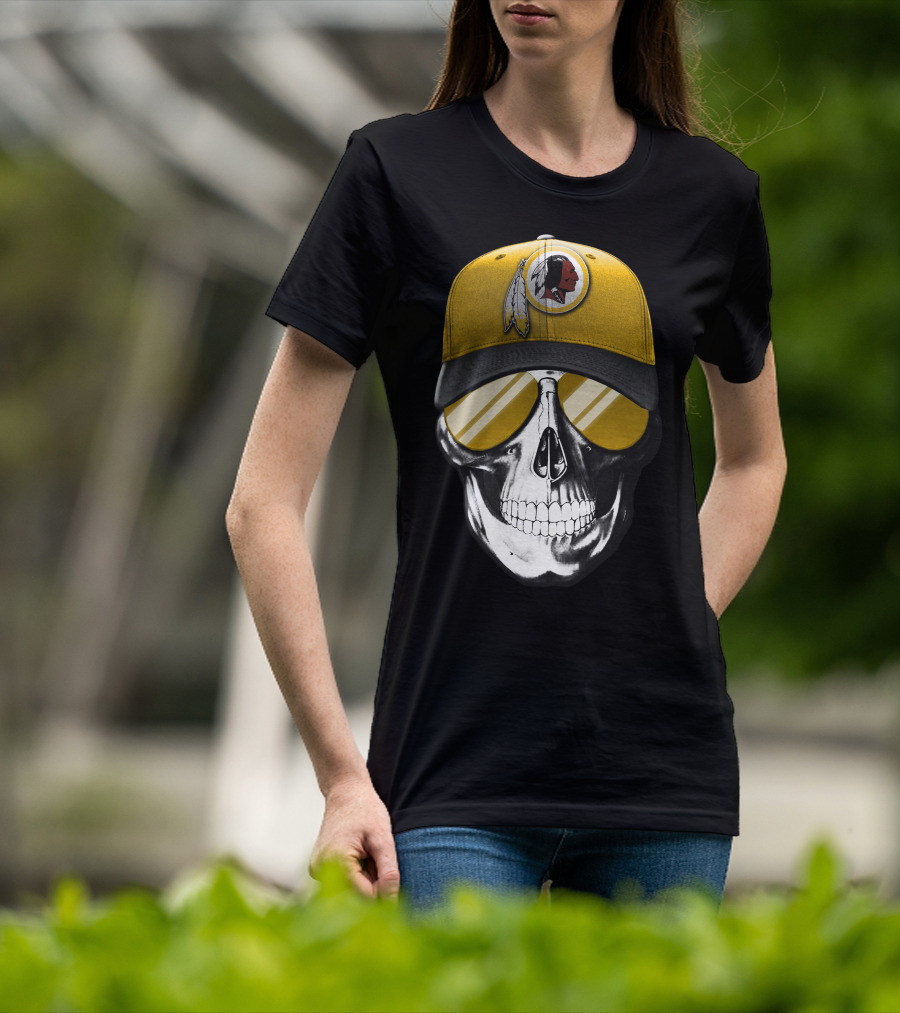 Skull V7 Washington Redskins Hat And Sunglasses T-Shirt