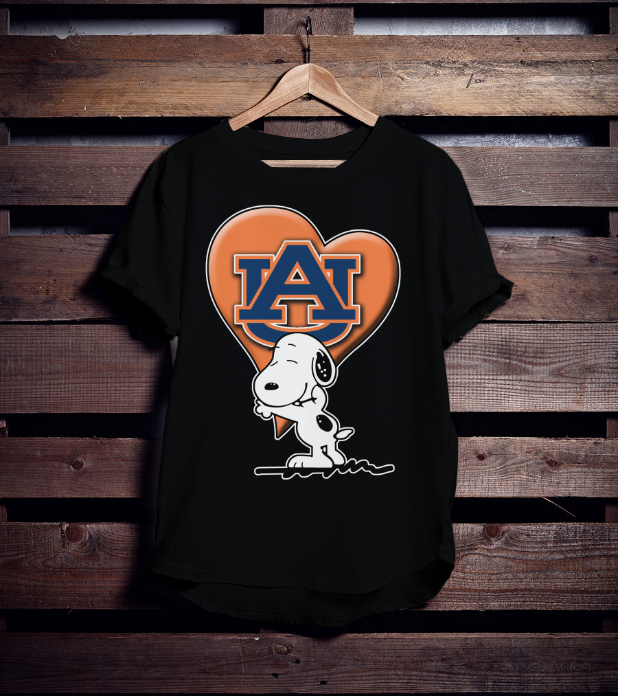 Snoopy Hugging Auburn Tigers Heart T-Shirt