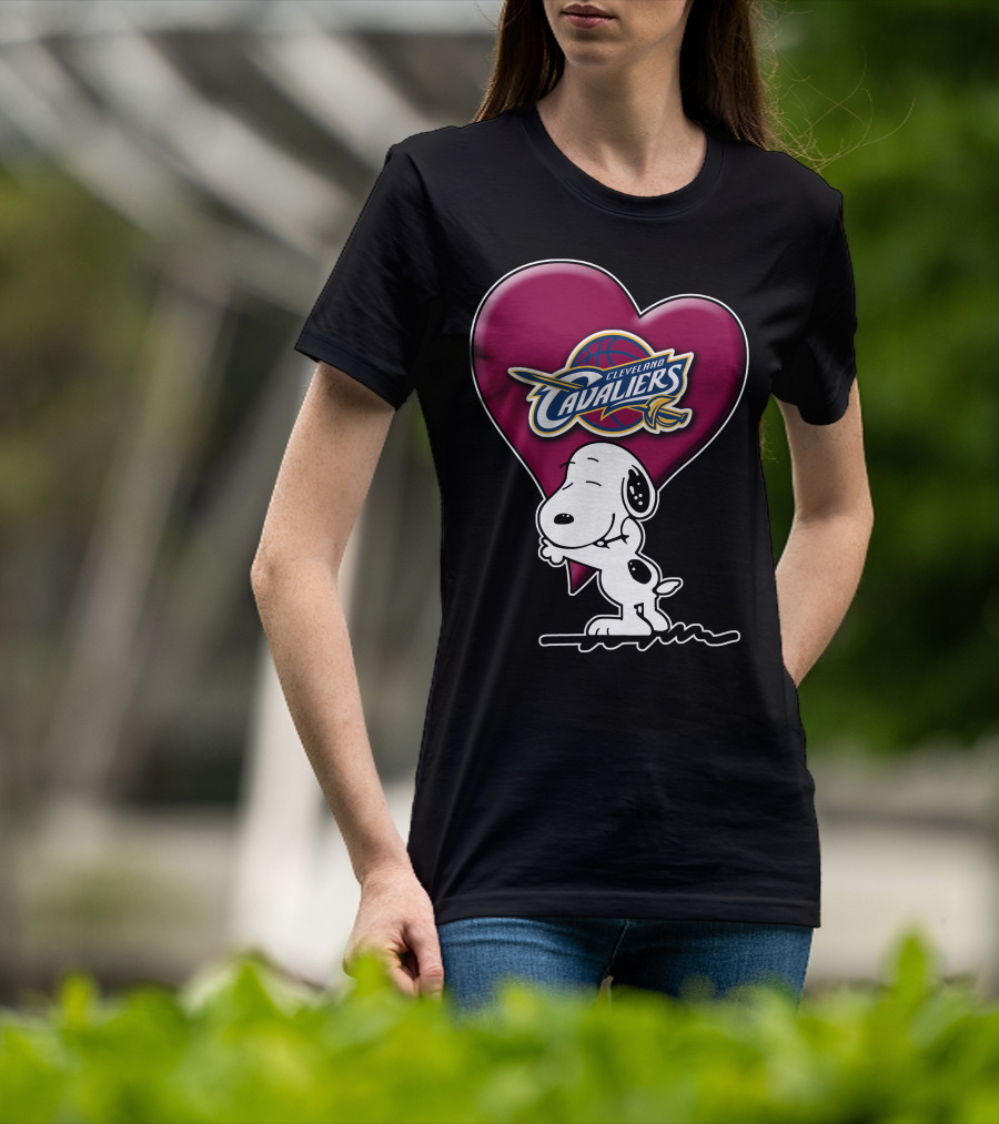 Snp V1 Cleveland Cavaliers Heart Basketball Snoopy Hugging T-Shirt