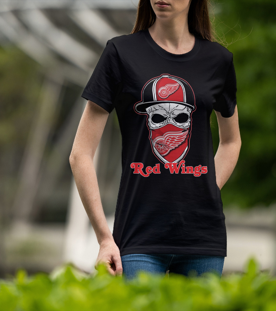 Detroit Red Wings Skull Hat Iconic Wings T-Shirt