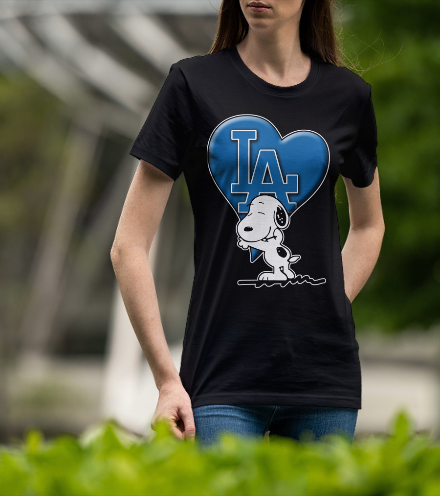 Snoopy Hugging La Dodgers Heart Snp V1 Los Angeles Dodgers T-Shirt
