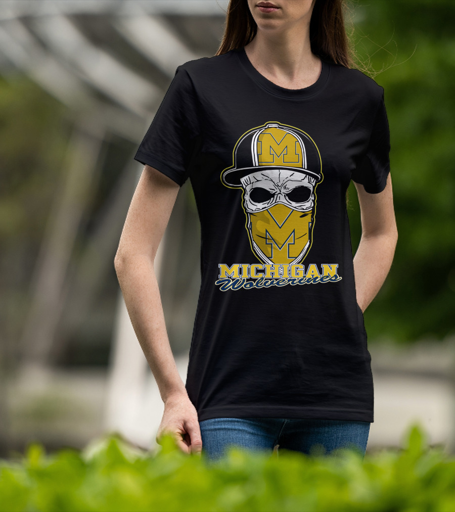 Michigan Wolverines Skull Hat M T-Shirt